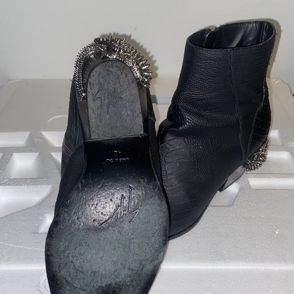 Giuseppe Zanotti Dragon embossed Chelsea Boots main image 7
